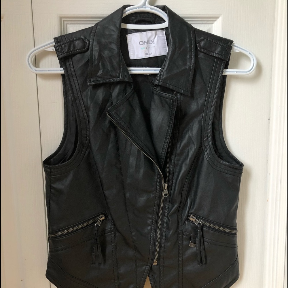 Black Leather Sleeveless Jacket